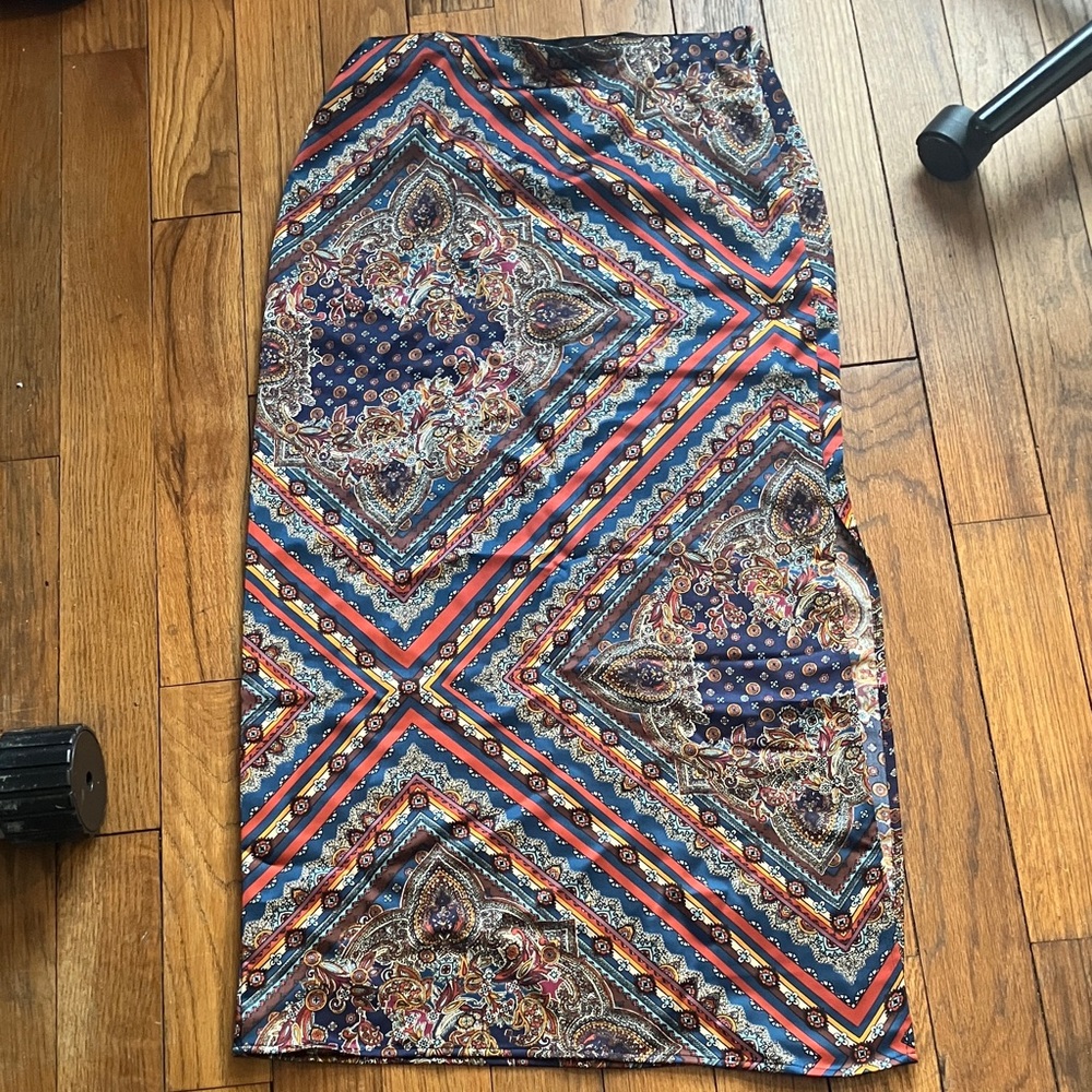 Express Vibrant Patterned Pencil Skirt